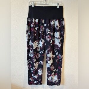 Lululemon Women’s Kara Blossom Tranquil Cropped Pant - 10